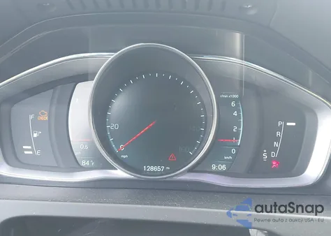 2015 Volvo S60 T5 Premier z USA, uszkodzony, nr VIN YV126MFB9F1299878